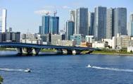 　晴海運河とビル群
