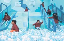 イオンモール高岡に屋内型遊び場開設　広々９エリアにボールプールや砂場