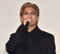 岩田剛典、ボケを英訳され赤面「逆に恥ずかしいよ…」　映画『金髪』イベントに金髪で登場