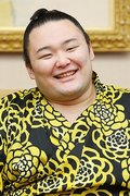 「九州は勝ち越す」　朝乃山関が来社