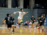男子決勝　氷見西條－ＧＨＲ　前半、ゴールを狙う山本士