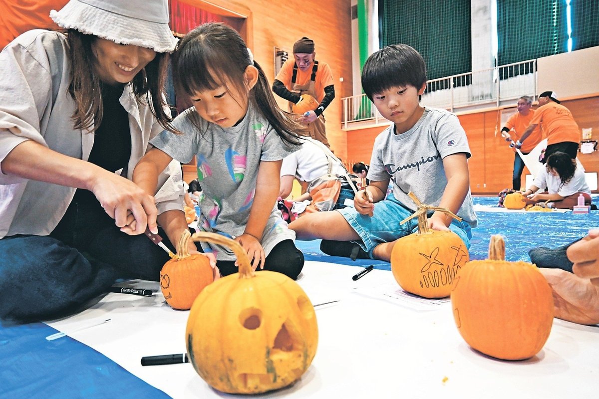 カボチャ育て交流実る 氷見・触坂でイベント｜北日本新聞webunプラス