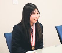 清利（砺波工高３年）「次は全日本Ｖ」　県庁で全国高校スキー優勝報告