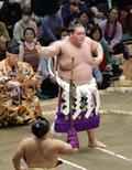 横綱照ノ富士が現役引退、後進指導へ