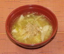 春キャベツのごまみそ汁