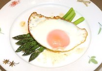 アスパラガス・ミラノ風