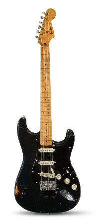 ギルモアさんギター２３億円落札