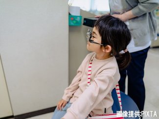 【10・10は目の愛護デー】３歳児健診の弱視「要精検」３.７倍に、早期発見に屈折検査が成果