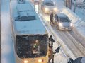 富山３年ぶり積雪５０センチ超え　道路渋滞・列車運休、砺波で除雪中転倒の女性重傷