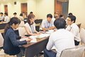 授業に新聞活用、実践例を紹介　県ＮＩＥ推進委で小中学校の教諭がグループ討議