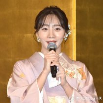 能條愛未、三田寛子が結婚会見で着た着物で婚約会見　中村橋之助は突然の雨にしみじみ「成駒屋といえば雨」