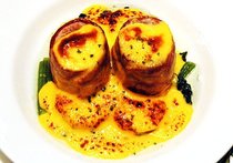 豚フィレのベーコン巻きソテー　グラタン風