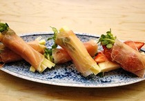 生ハムざんまいフルーツサラダ