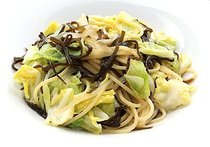 春キャベツと塩昆布のパスタ