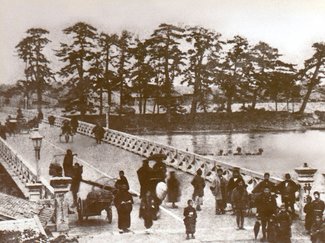 １月２８日の歴史<br />神通川の舟橋、初の木橋に架け替え　１８８３年