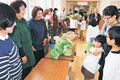 売って買って住民親睦　射水・二口地区、初の交流イベント