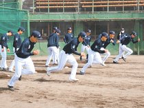 ２０周年の雷鳥軍団、始動　高岡でキャンプイン