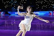 トゥクタミシェワ、ファンに別れ