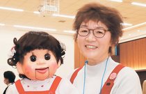 カラフル<br />腹話術士・草野潤子さん