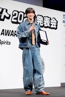 目黒蓮、２年連続ベストジーニスト受賞　「一番に喜びを伝えたのは愛犬」