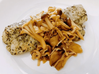 【レシピあり】食物繊維たっぷり！旬を味わう白身魚のキノコあん【成長期の勝てる！体づくり(100)】