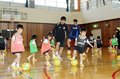 園児がサッカー楽しむ　カターレ、小矢部でスポーツ塾