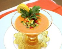 ガスパチョ（トマトベースのスペイン風冷製スープ）