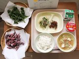 ホタルイカや滑川産の食材を使った給食