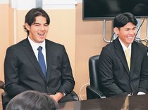 幌村とマシュー、成長誓う　サンダーバーズ、ＮＰＢ育成指名で県庁訪問