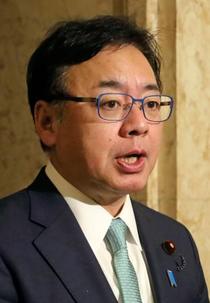 厚労相、出生数最少で対策推進
