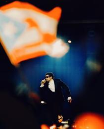 グラミー賞受賞のスーパースター、バッドバニーが初来日公演で「音楽に言語は関係ない。それと愛にも」