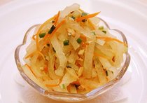 冬ガンと梨のピリ辛あえ