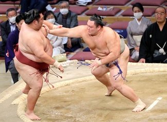 朝乃山、なるか？ 十両１場所通過