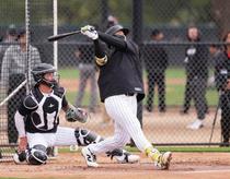 大リーグ村上、実戦形式で無安打