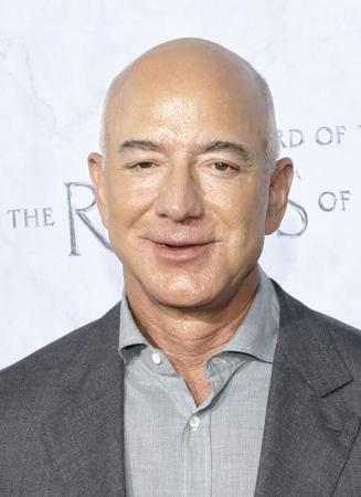 月面優先で宇宙船飛行を２年休止