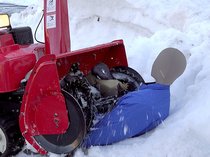 除雪機を安全に使うポイントは　「下敷き」「巻き込み」で重大事故に　