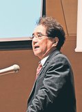 「ガラスの街」歩み紹介　野田さん（元富山ガラス工房館長）特別講演　富山市民大学閉講式