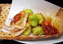 ソラ豆と赤白エビの博多揚げ