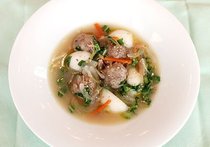 カブと肉団子の中華風煮込み