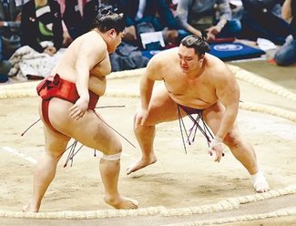 朝乃山６勝目、年間最多勝トップ　九州場所８日目