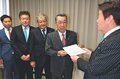 議員報酬見直しへ審議会諮問を市長に要請　小矢部市議会