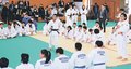 田知本さん指導、柔道交流　高岡でモンゴル選手と県内小中学生、ハンド体験・募金活動も