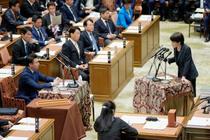 首相、社会保険料引き下げに意欲