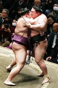 朝乃山、豪栄道を寄り切り７勝目　大相撲初場所１２日目