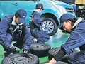 雪降る前に感謝の気持ち　富山自動車整備専門学校生、周辺住民のタイヤ無料交換