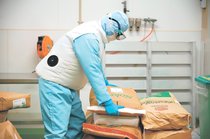 半導体・製薬工場で好調　ゴールドウイン、クリーンルーム向け空調服