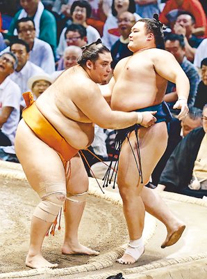 朝乃山攻め甘く３敗目　名古屋場所１２日目
