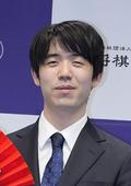 藤井聡太、１・７億円で首位