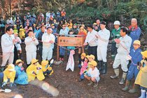 ＜合掌集落守り継ぐ～世界遺産３０周年＞（５）<br />新たな茅場<br />自給率向上目指す／福光地域からも供給