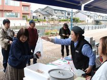 地元の魚介で料理や大漁鍋　射水・川の駅新湊でイタリアンフェア、家族連れでにぎわう